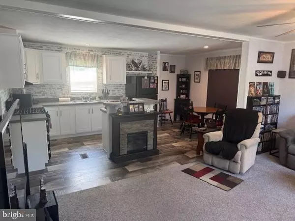 Ephrata, PA 17522,708 PRIMROSE LN