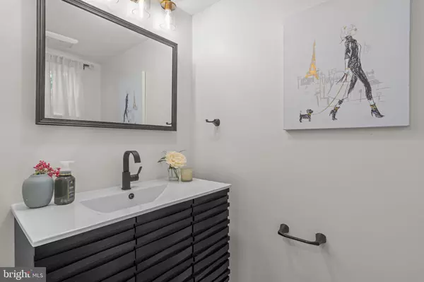 Ambler, PA 19002,996 WHITNEY LN