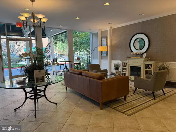 Fairfax, VA 22030,10570 MAIN ST #220