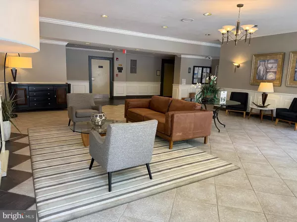 Fairfax, VA 22030,10570 MAIN ST #220