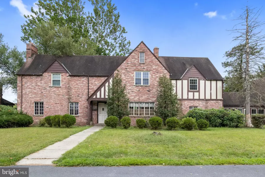 4133 RIDGEVIEW RD, Harrisburg, PA 17112