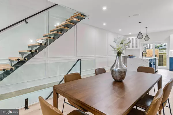 Philadelphia, PA 19148,308 W PORTER ST