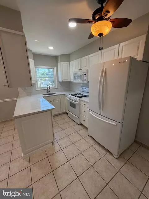 Philadelphia, PA 19152,8718 HARGRAVE ST