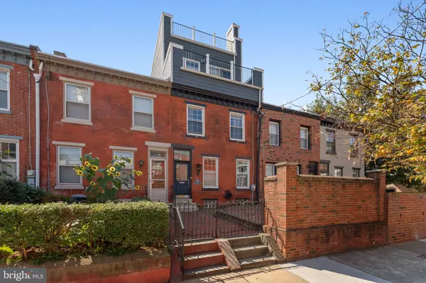 2246 BAINBRIDGE ST, Philadelphia, PA 19146