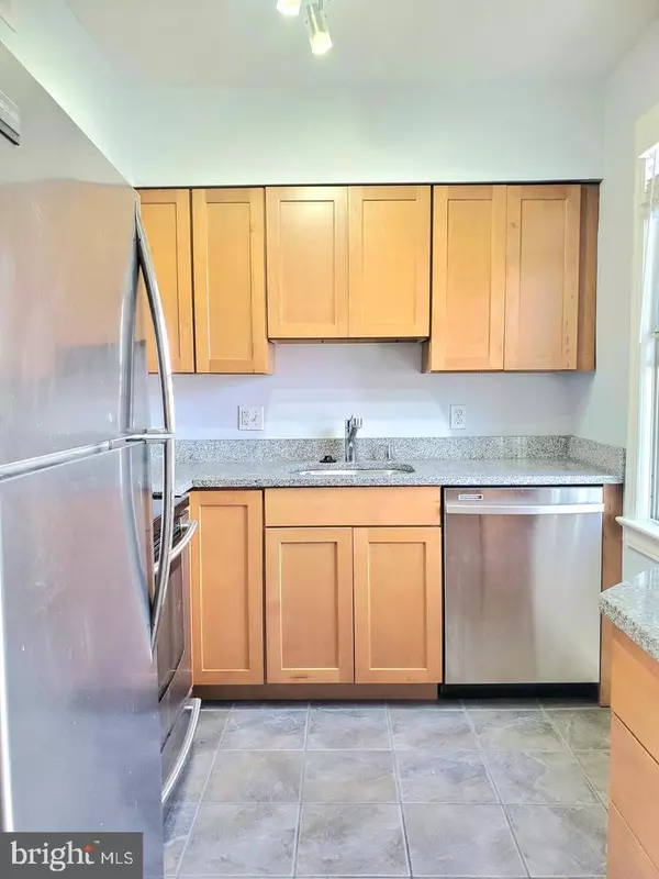 Arlington, VA 22201,2707 ARLINGTON BLVD #106