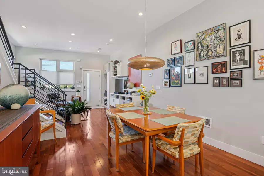 2567 E THOMPSON ST, Philadelphia, PA 19125