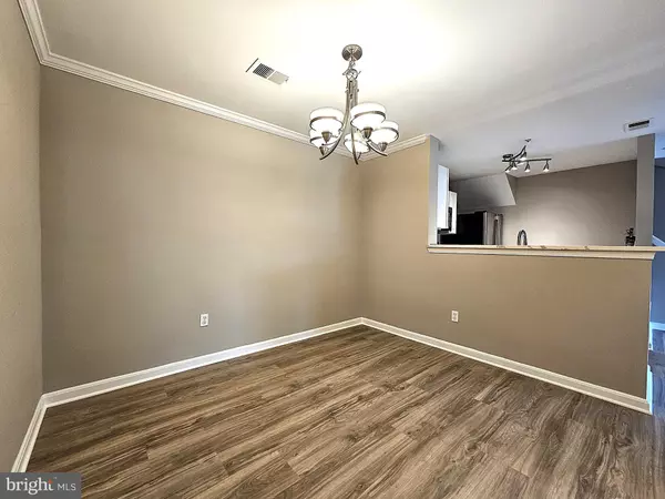 Woodbridge, VA 22191,1061 GARDENVIEW LOOP #304