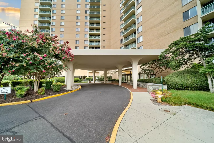 501 SLATERS LN #402, Alexandria, VA 22314