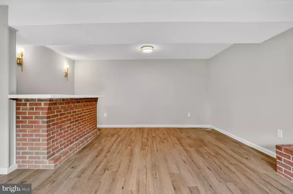 Vienna, VA 22181,9718 COUNSELLOR DR