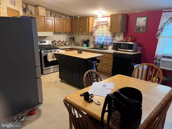 East Earl, PA 17519,28 HEARTH DR