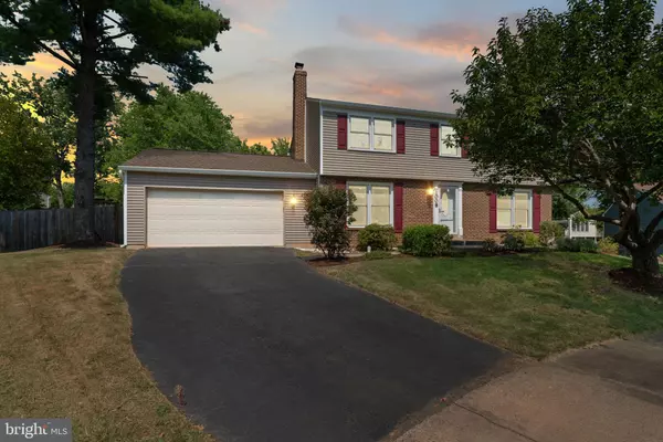 Herndon, VA 20170,1008 WINDCROFT GLEN CT