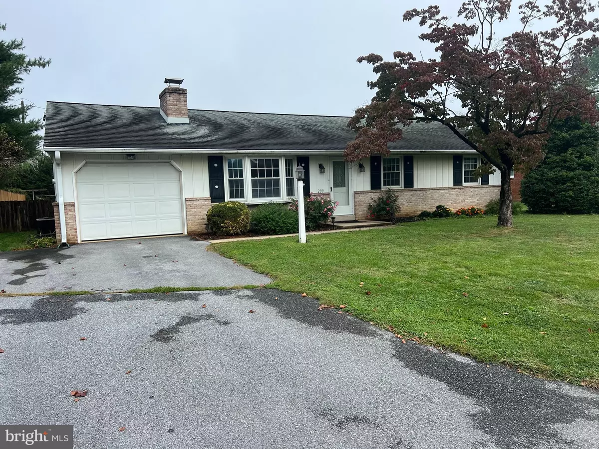 Leola, PA 17540,299 BAREVIEW DR