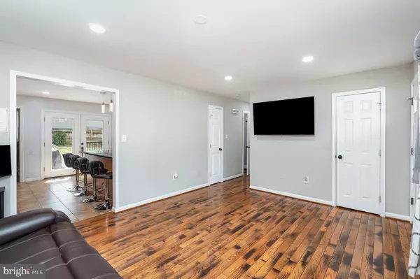 Woodbridge, VA 22193,13809 GREENWOOD DR