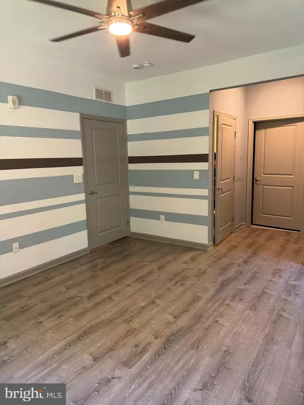 Laurel, MD 20723,8390 ICE CRYSTAL DR #B