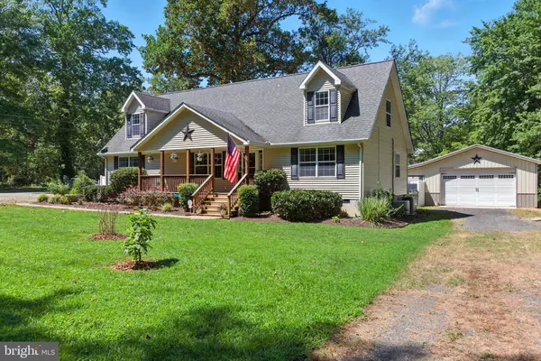 Hague, VA 22469,811 LONG POINT RD