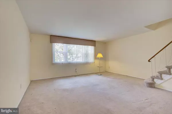 Philadelphia, PA 19128,728 LIVEZEY LN