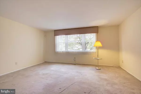 Philadelphia, PA 19128,728 LIVEZEY LN