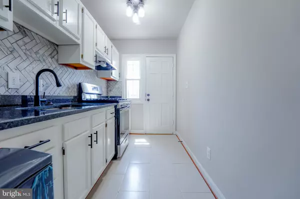 Washington, DC 20002,1823 H PL NE #3