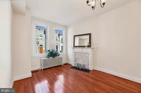 Washington, DC 20002,629 ACKER PL NE