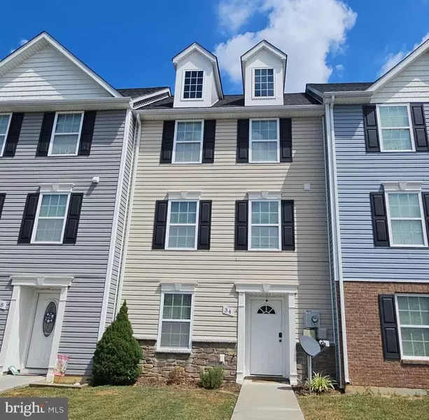 34 HANGER CT, Inwood, WV 25428