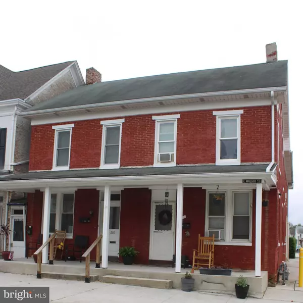 201-1/2 E WALNUT ST, Hanover, PA 17331