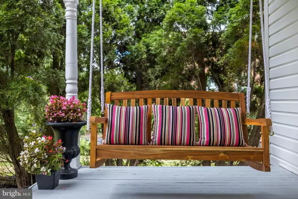 Round Hill, VA 20141,7 E LOUDOUN ST