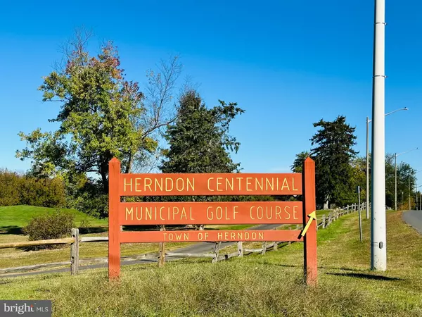 Herndon, VA 20170,1018 KNIGHT LN