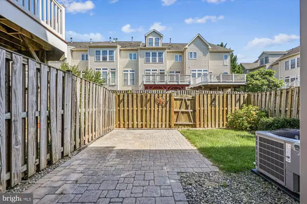 Gaithersburg, MD 20878,142 SWANTON LN