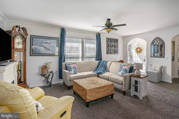 Green Lane, PA 18054,906 LAKEVIEW DR