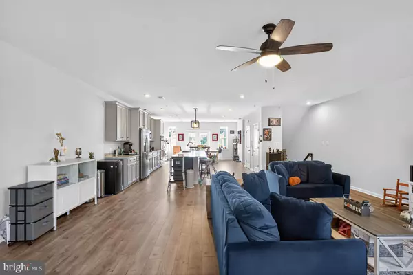 Lanham, MD 20706,10410 JOHN GLENN ST