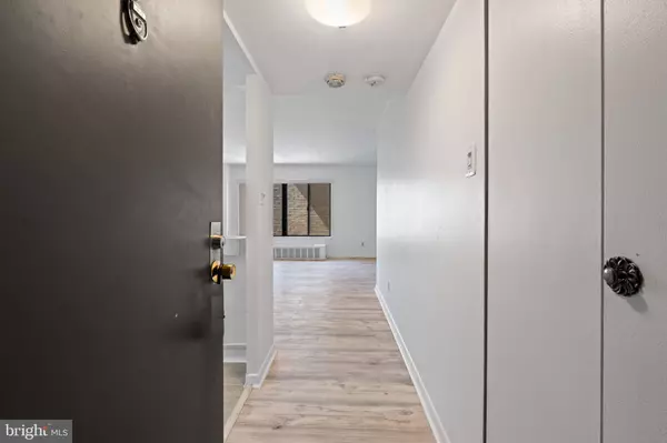 Falls Church, VA 22044,3100 S MANCHESTER ST #909