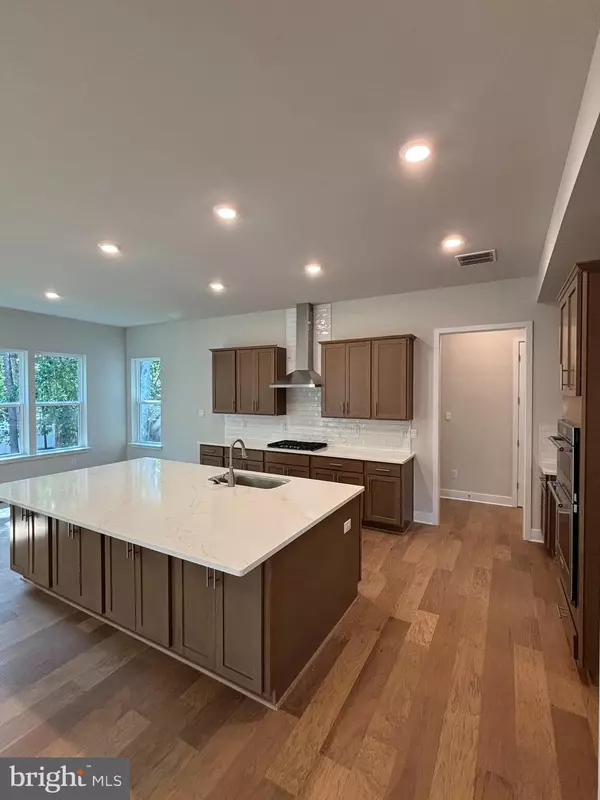 Hamilton, NJ 08620,3 DARTMOUTH CT