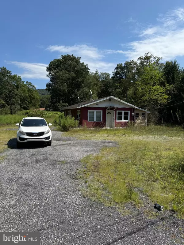 Tremont, PA 17981,8 TREMONT RD