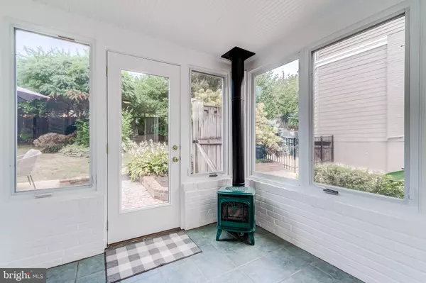 Arlington, VA 22204,4841 1ST ST S