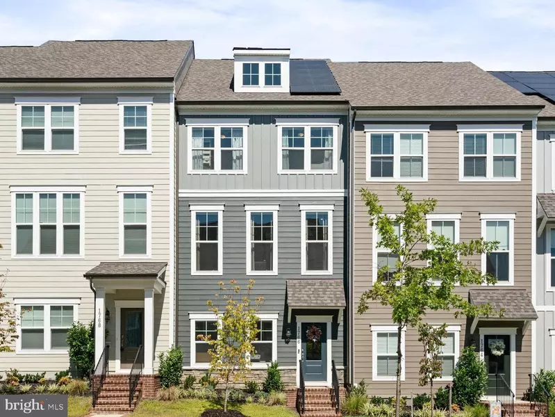 1766 HICKORY WOODS RD, Dumfries, VA 22026