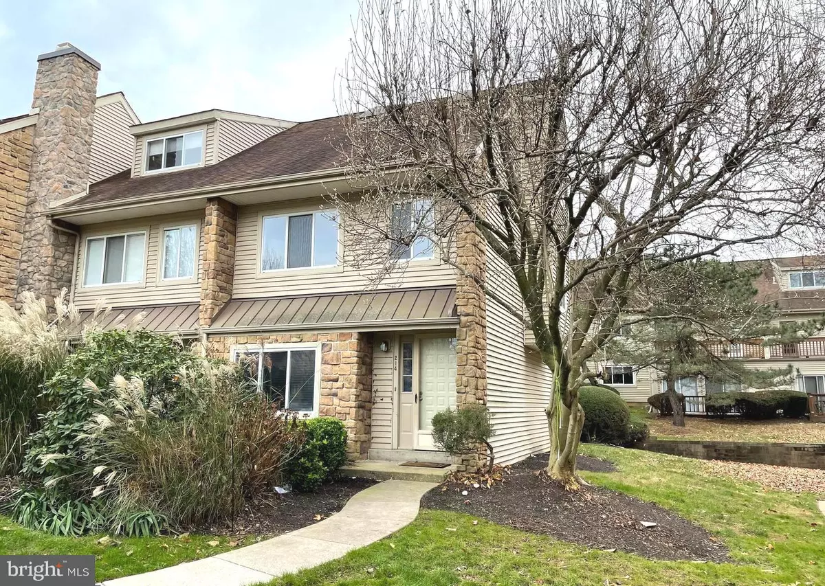Chesterbrook, PA 19087,214 CARRIAGE CT #214