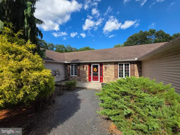 128 VAN AMS WAY, Stroudsburg, PA 18360