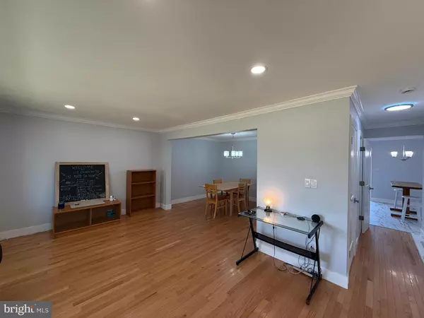 East Windsor, NJ 08520,113 DANBURY CT