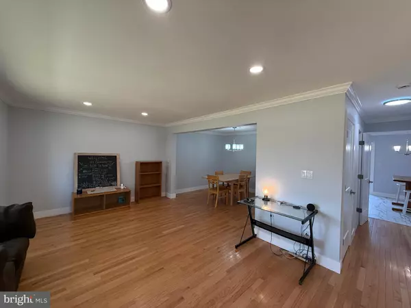 East Windsor, NJ 08520,113 DANBURY CT