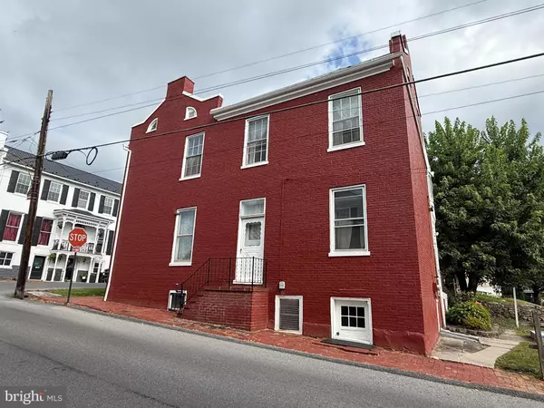 Mc Veytown, PA 17051,20 N MARKET ST