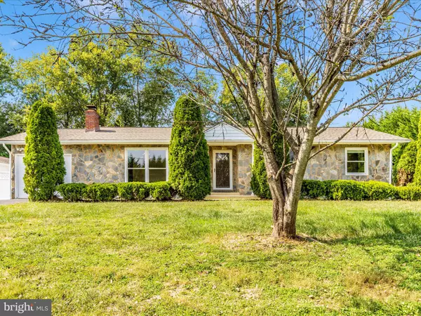 18004 MUNCASTER RD, Rockville, MD 20855