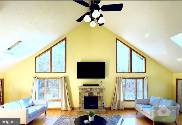 Gouldsboro, PA 18424,103 LIVINGSTON LN