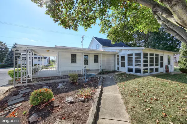 York, PA 17404,868 GREENBRIAR RD