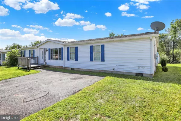 Birdsboro, PA 19508,424 CEDAR LN