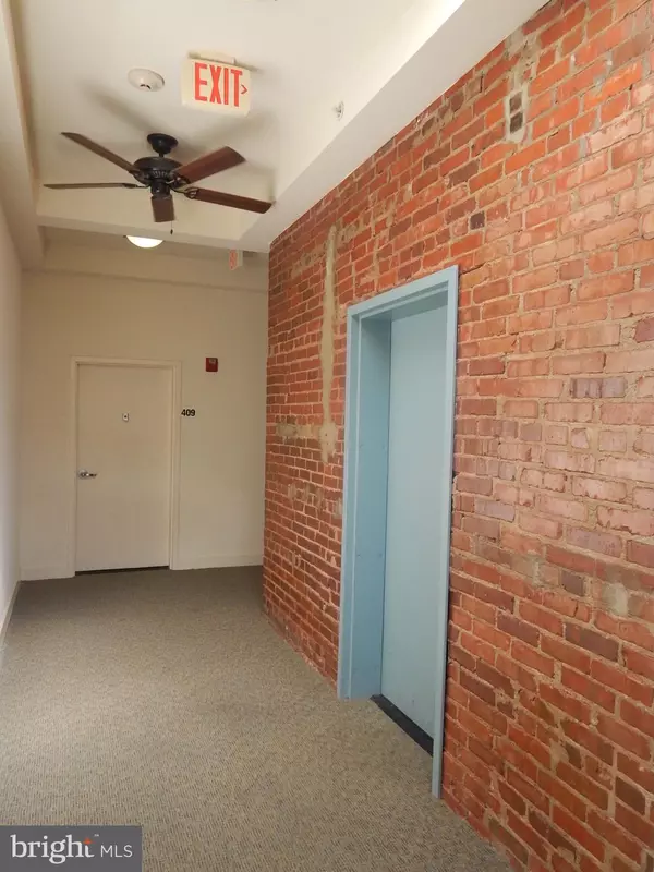 Washington, DC 20020,1501 27TH ST SE #406