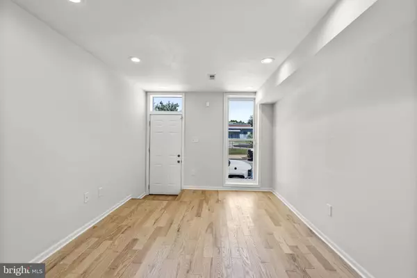Baltimore, MD 21202,927 E CHASE ST