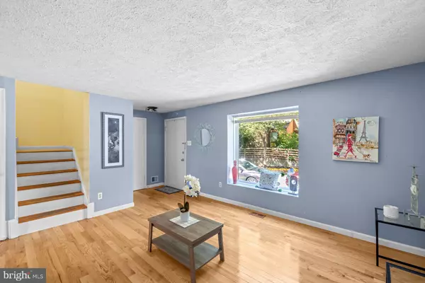 Fairfax, VA 22031,3123 PEBBLE HILL LN