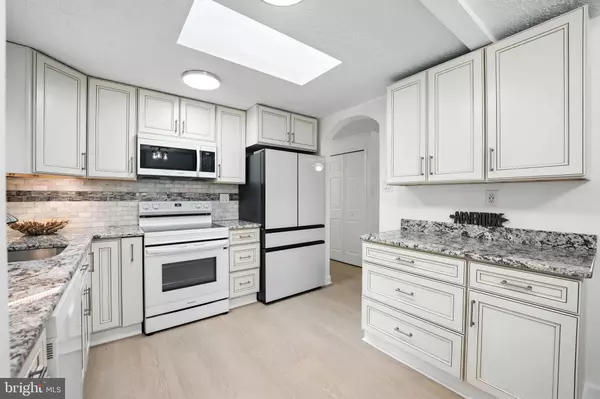 Woodbridge, VA 22191,2527 TABOR CT