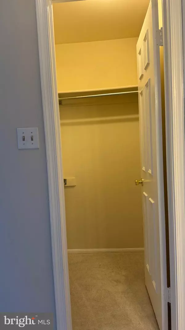 Falls Church, VA 22042,7723 INVERSHAM DR #137