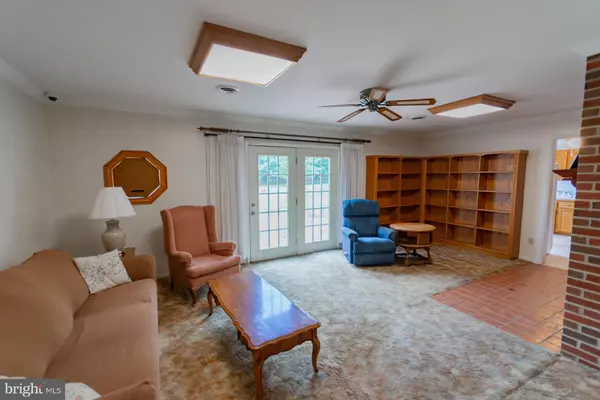 Charles Town, WV 25414,31 LOCUST HILL DR